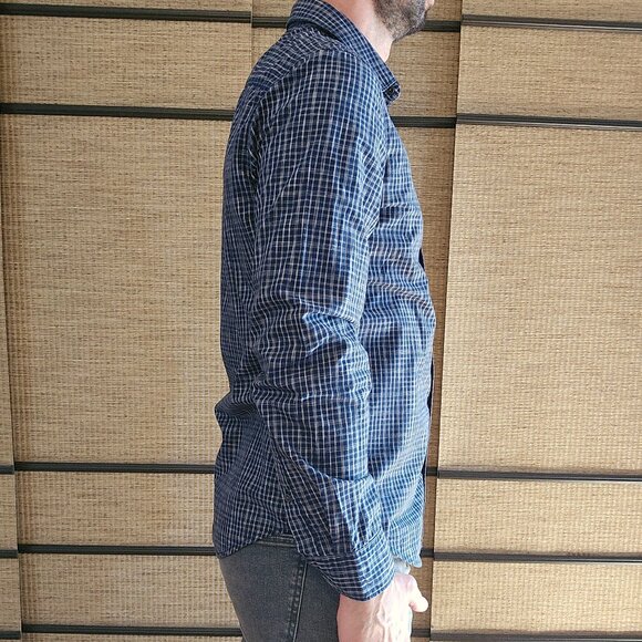 Classic Calvin Klein Style Shirt - Picture 3 of 9